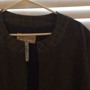 Short sleeve swing jacket